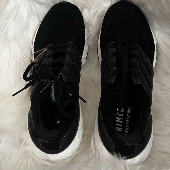 adidas Ultraboost 21 W Running Shoes | USA 9 - Picture 2 of 8